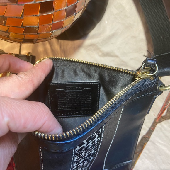 Leather and canvas black Coach purse - Picture 2 of 6